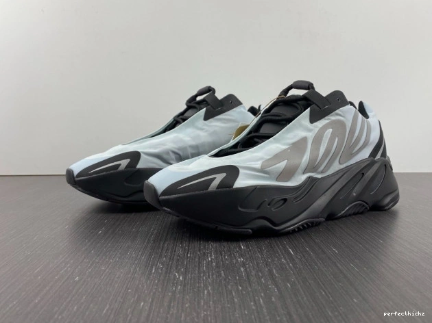 Tint GZ0711 Adidas MNVN Yeezy Boost 700 Blue 0811